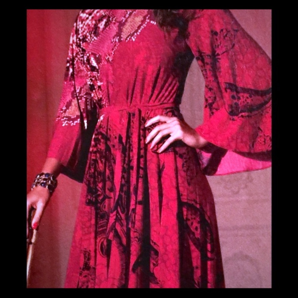 STUNNING Holiday Bell Sleeve Pleated Red Dress💃🏻